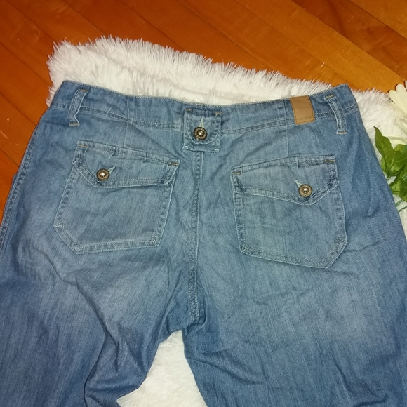 Maurices Wide Leg Light Wash Cinched Hem Capris - Picture 7 of 10